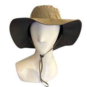 NWOT COLUMBIA FISHING OUTDOOR HAT WITH ADJUSTABLE NECK STRAP AND ADJUSTABLE FIT